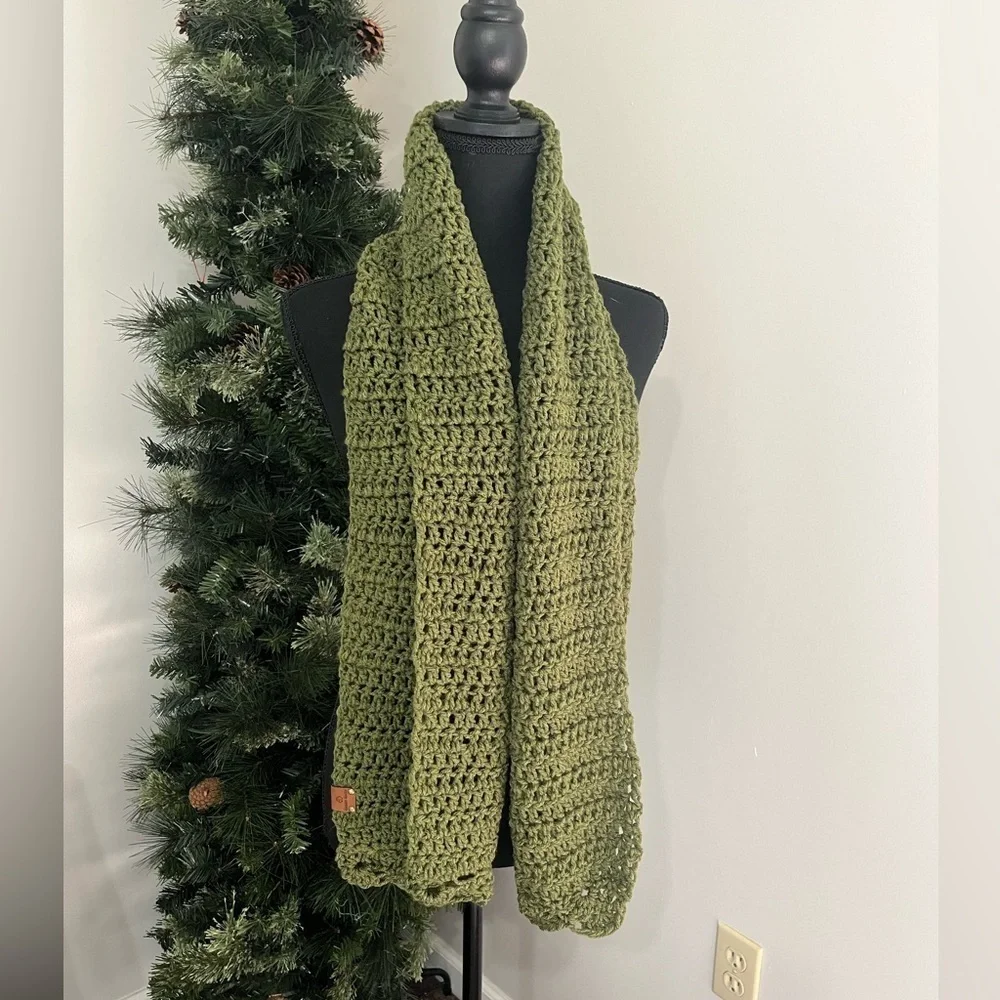 NWT Hunter Green Scarf, Extra Wide, Extra Long.